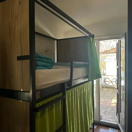 Cocollona Hostel *