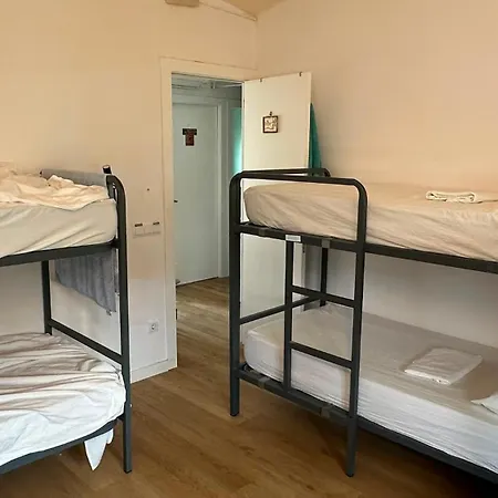 Cocollona Hostal *