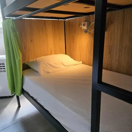 Cocollona Hostel *