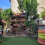Cocollona Hostel *